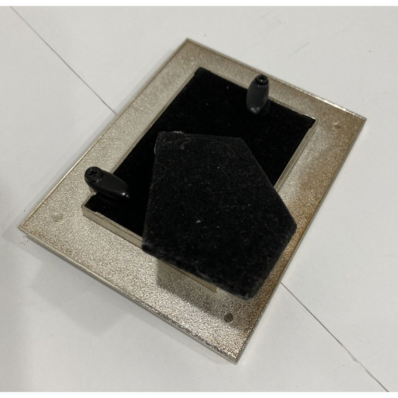 Vintage inspired standing photo frame silvertone & beige enamel faux pearls - Picture 4 of 5